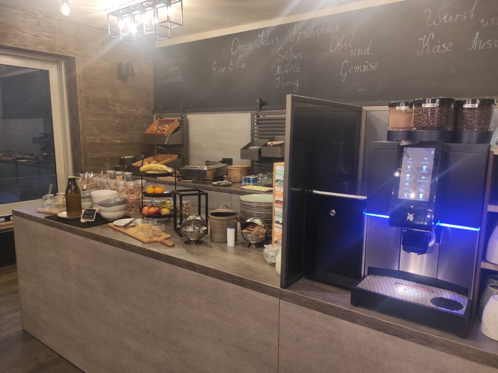 Kaffeevollautomat zur freien Nutzung beim Frühstück in Ihrem Braunlager Hotel.